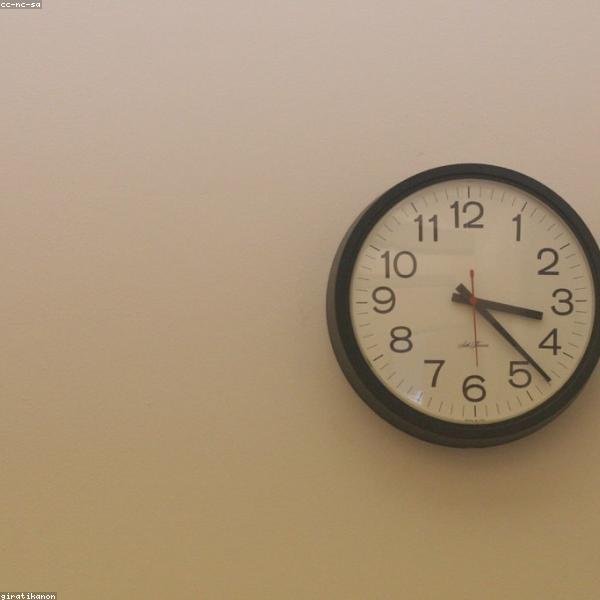 Minimalist Wall Clock 25